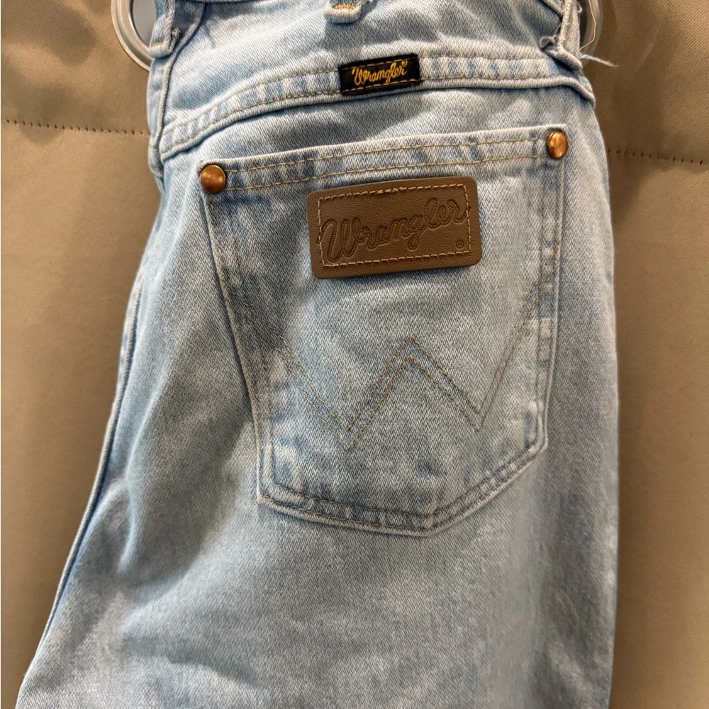 Wrangler Light Blue Relaxed Fit Men's Jeans